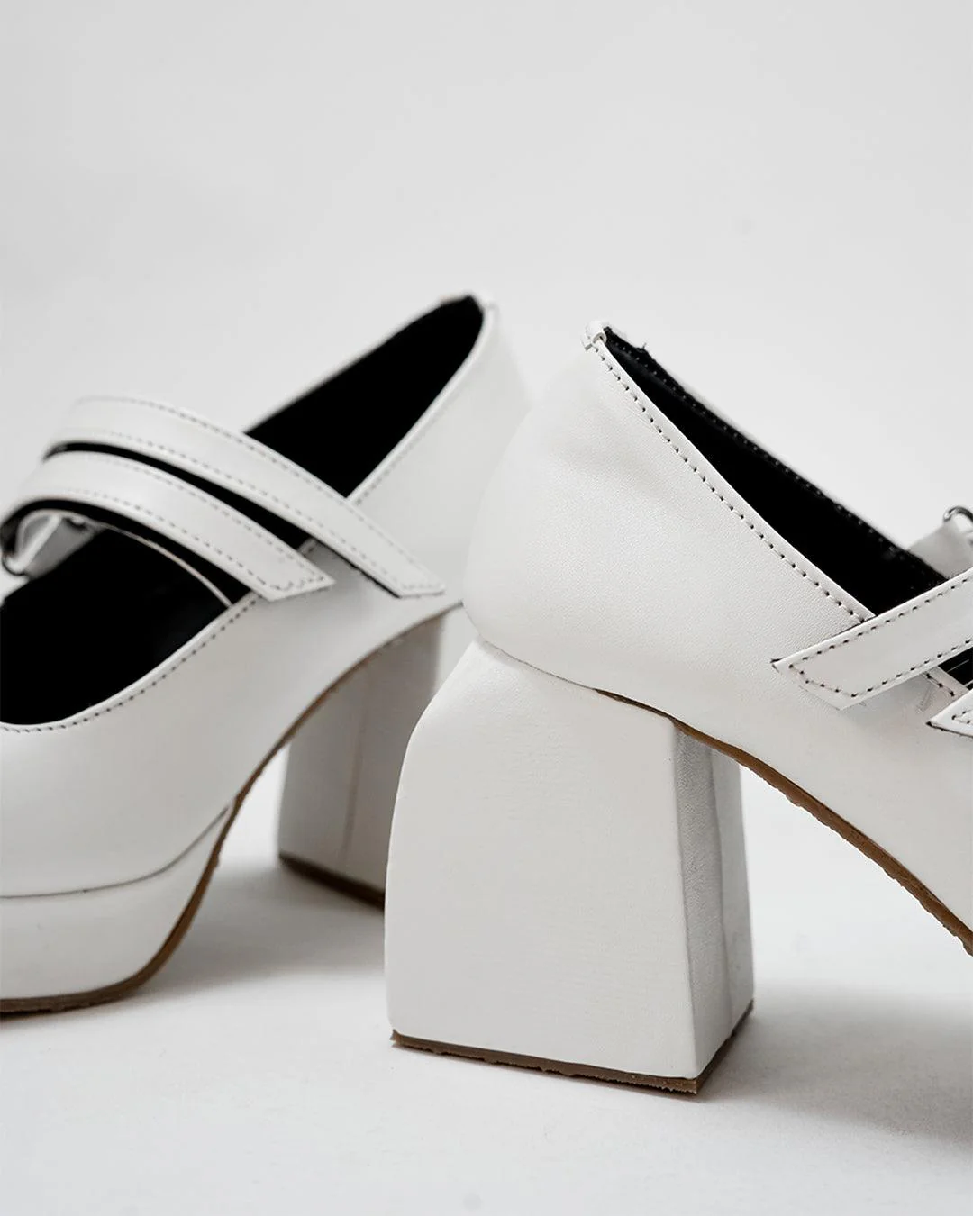 Seoul City Aesthetics White Platform Pumps - Image 5