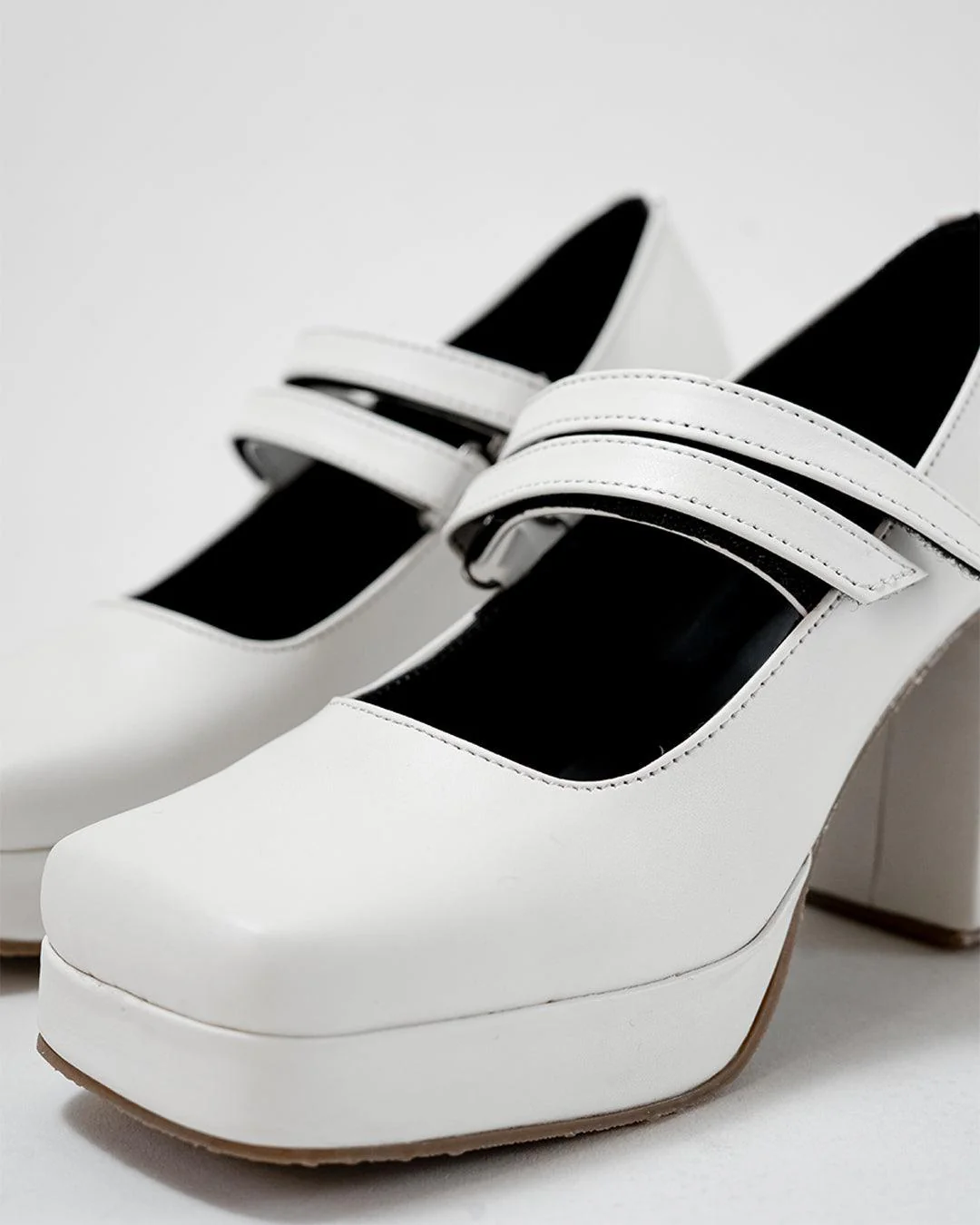 Seoul City Aesthetics White Platform Pumps - Image 6