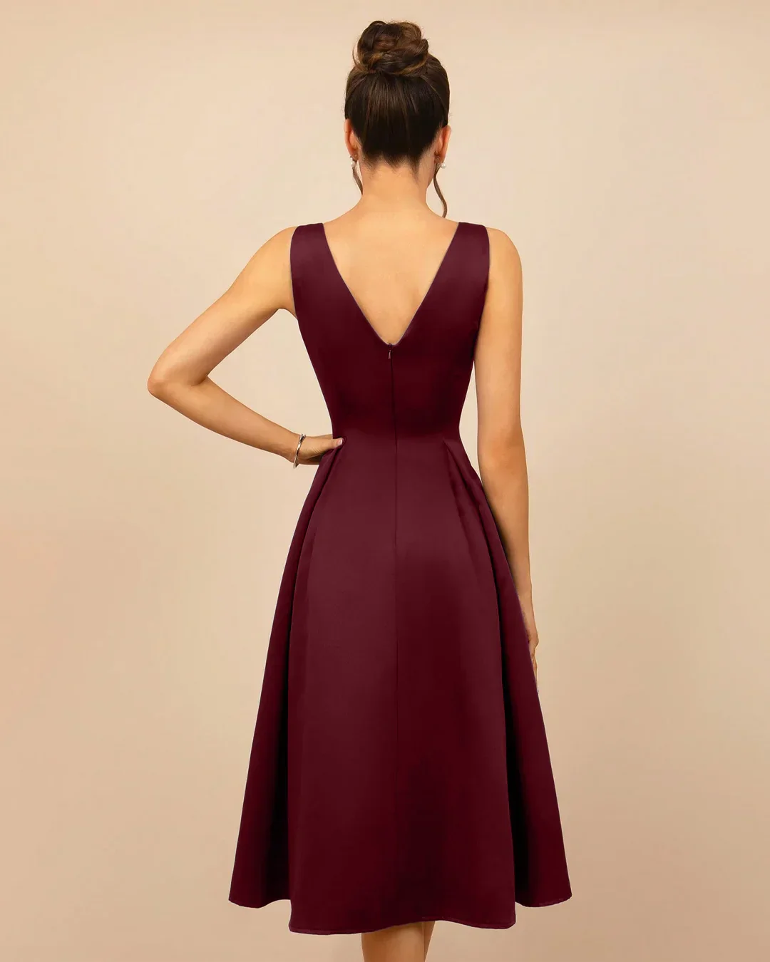 Sleeveless Round Neck Flared Midi Dress in Red - Image 3