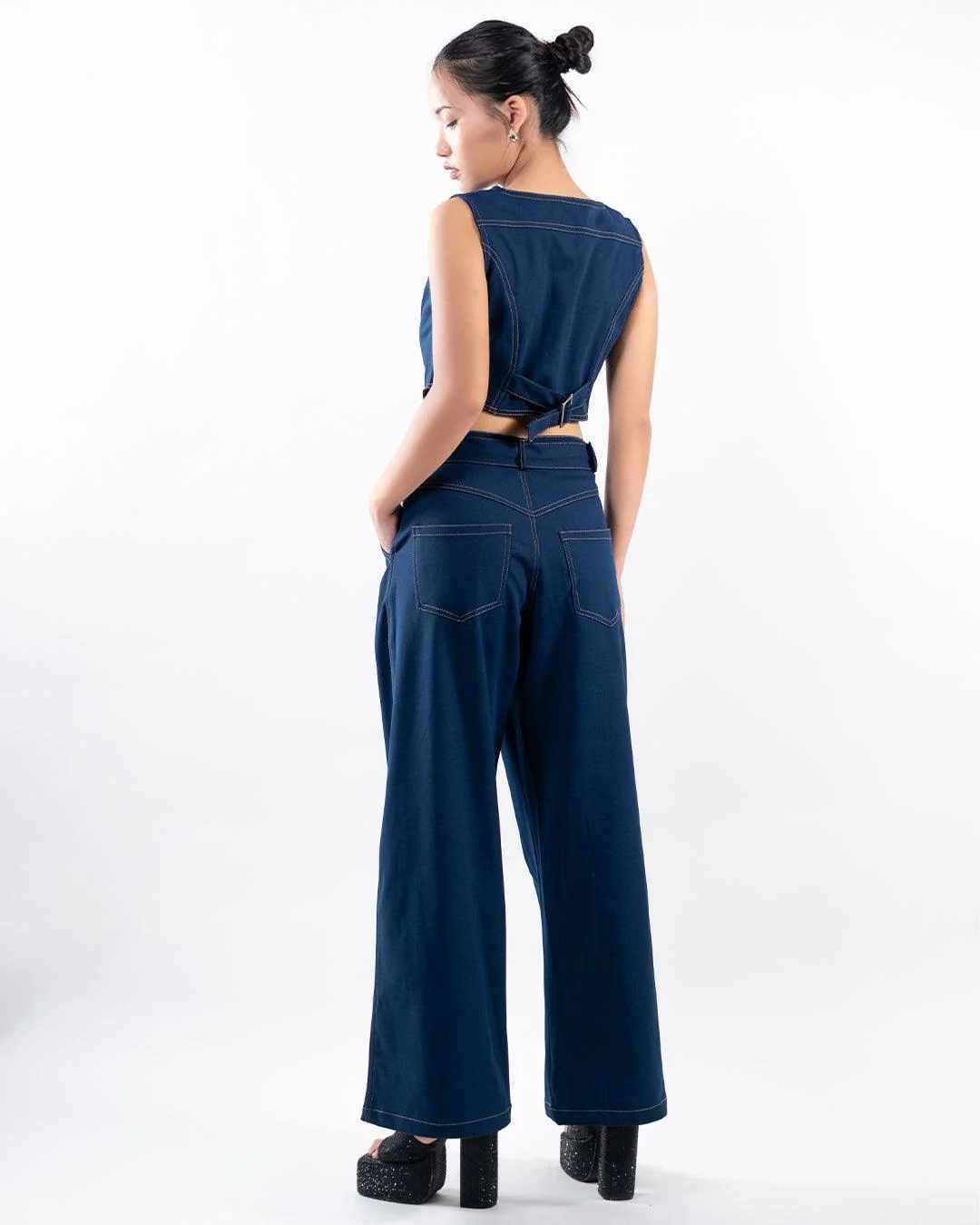 Solid Fitted Top & High Waist Flared Blue Jeans with Insert Pockets - Image 2