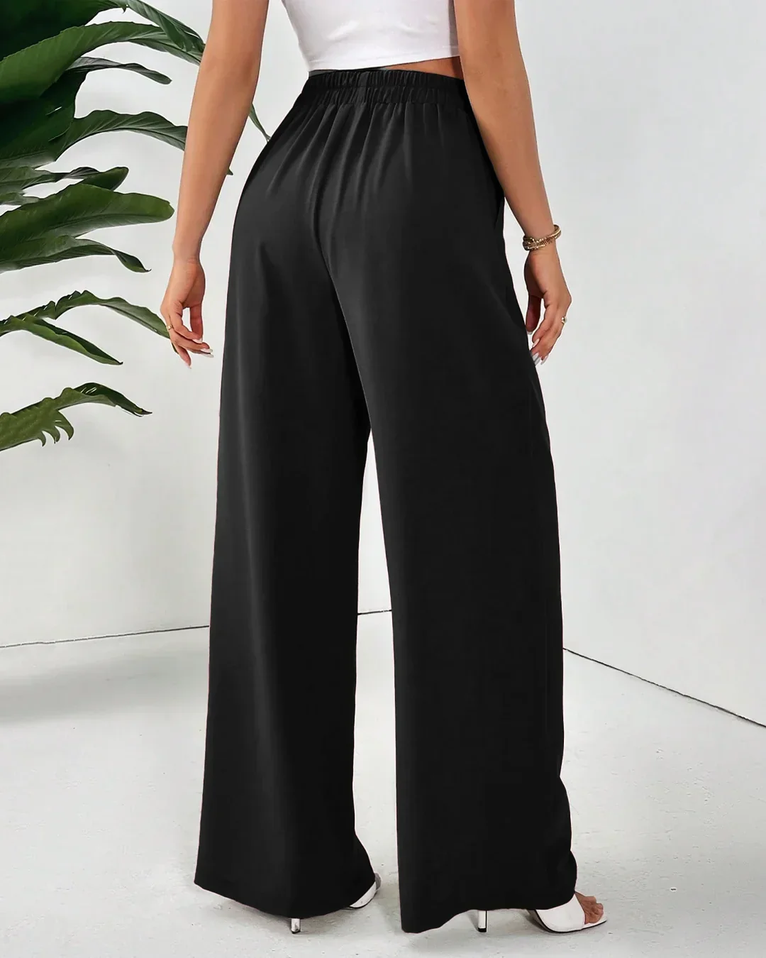 Solid Pleated Wide-Leg Straight-Leg Fit Trousers in Black - Image 2