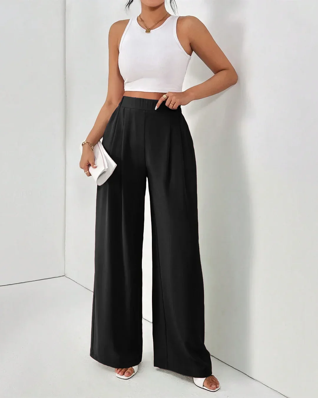 Solid Pleated Wide-Leg Straight-Leg Fit Trousers in Black - Image 3