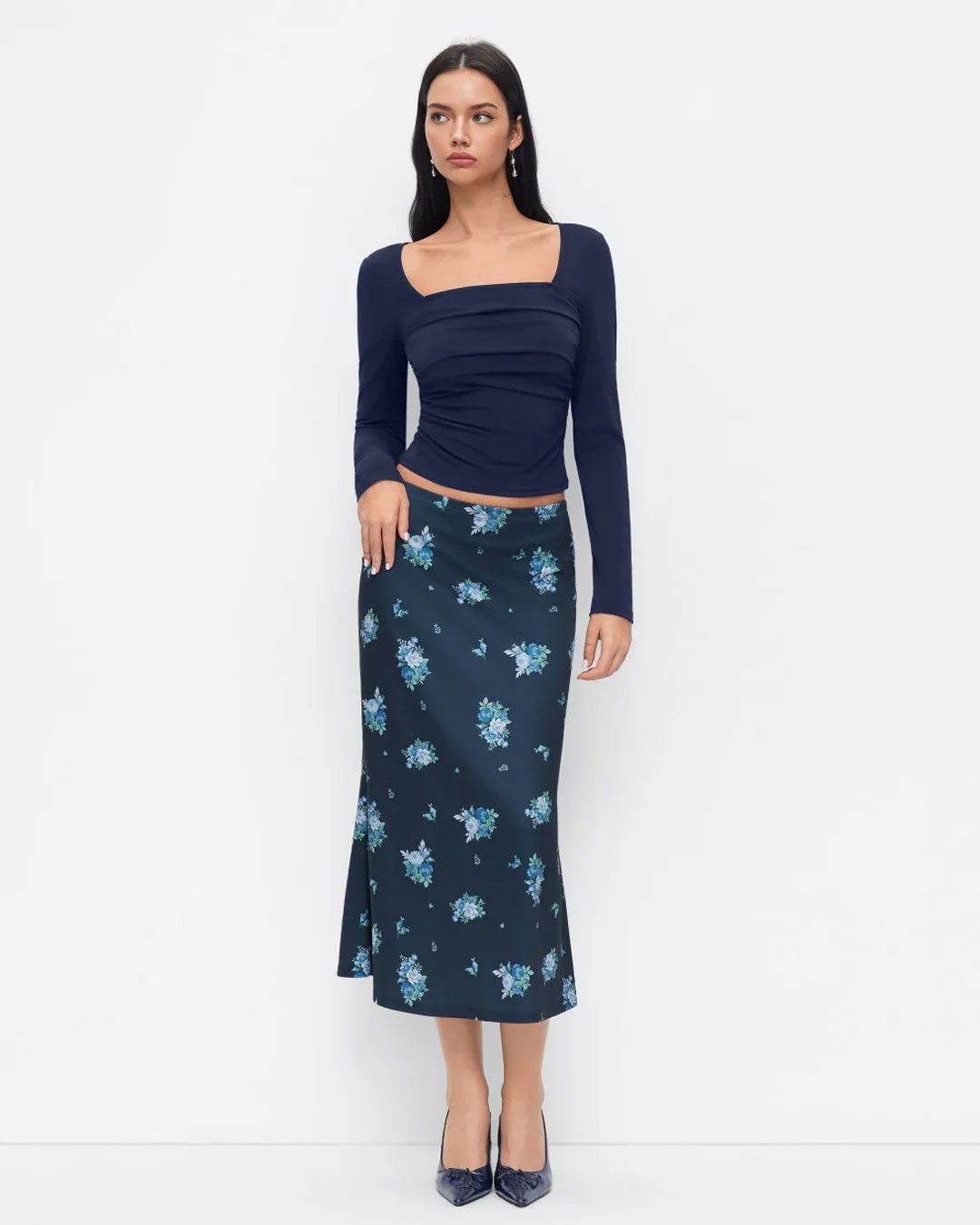 Square Neck Ruched Top & Floral Mermaid Maxi Skirt Set in Navy Blue - Image 3