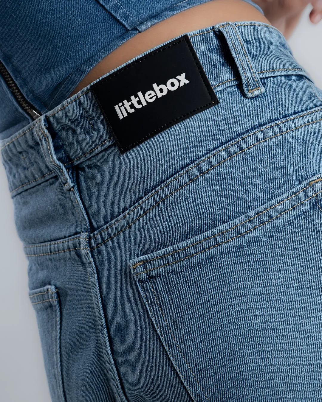 Straight Fit High Rise Jeans - Image 4
