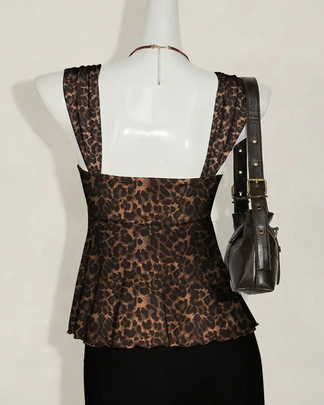 Sweetheart Neck Slim Fit Straight Hem Sleeveless Leopard Print Top - Image 3