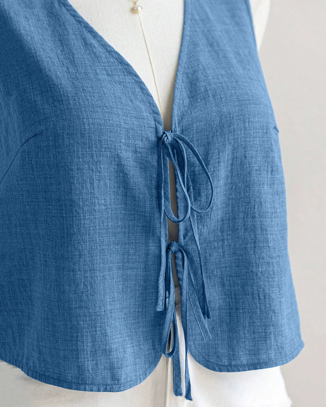 V-Neck Regular Fit Straight Hem Solid Sleeveless Top Curve & Plus in Light Blue - Image 3