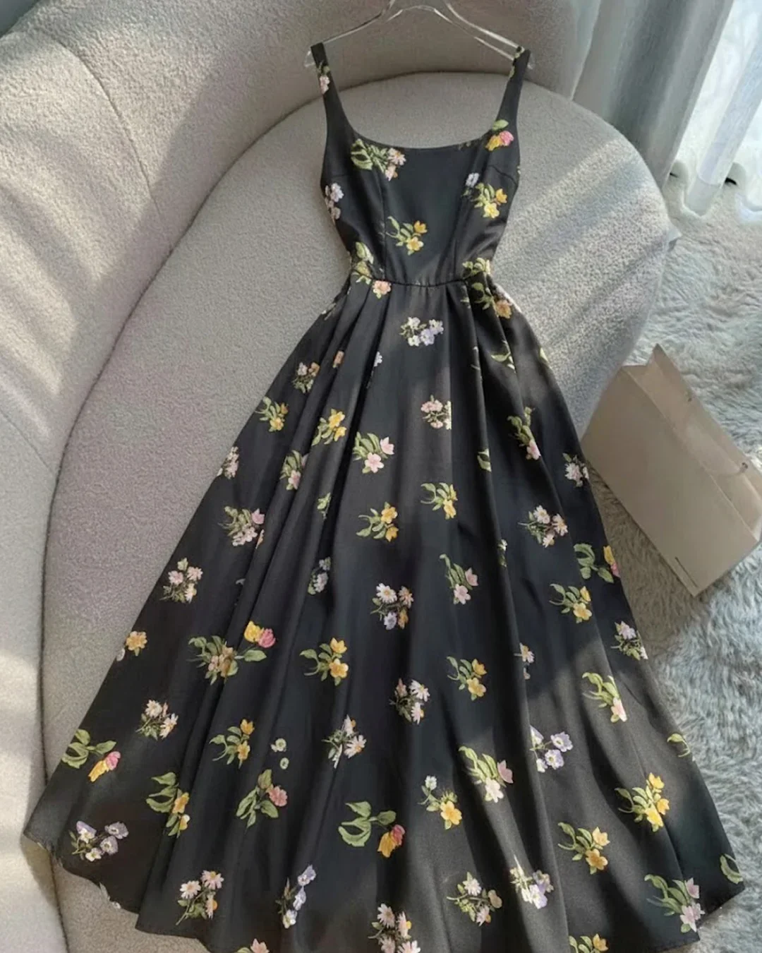 Vintage-Inspired Floral Fit and Flare Midi Dress in Black - Image 3