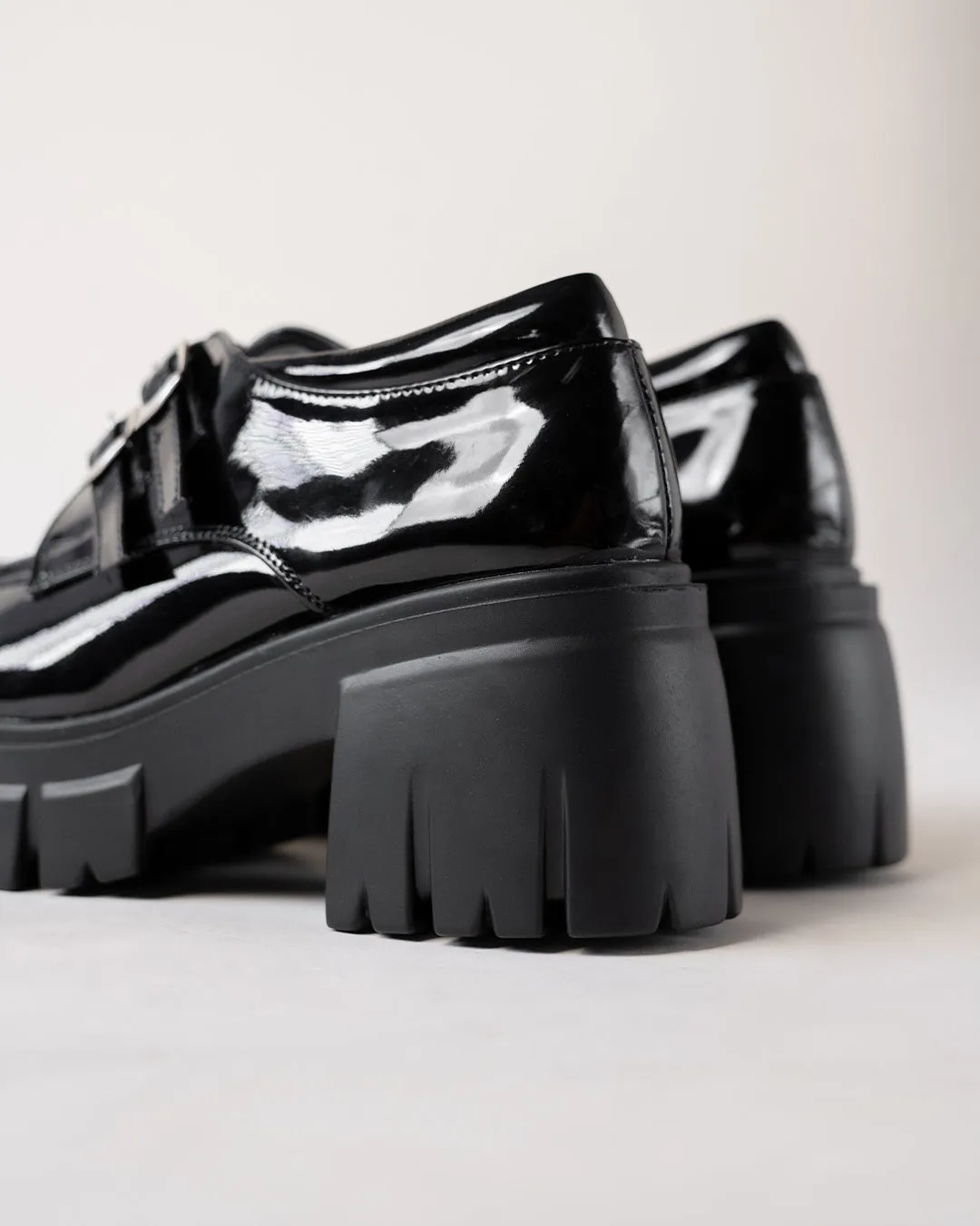 Vintage Style Chunky Black Oxfords - Image 4