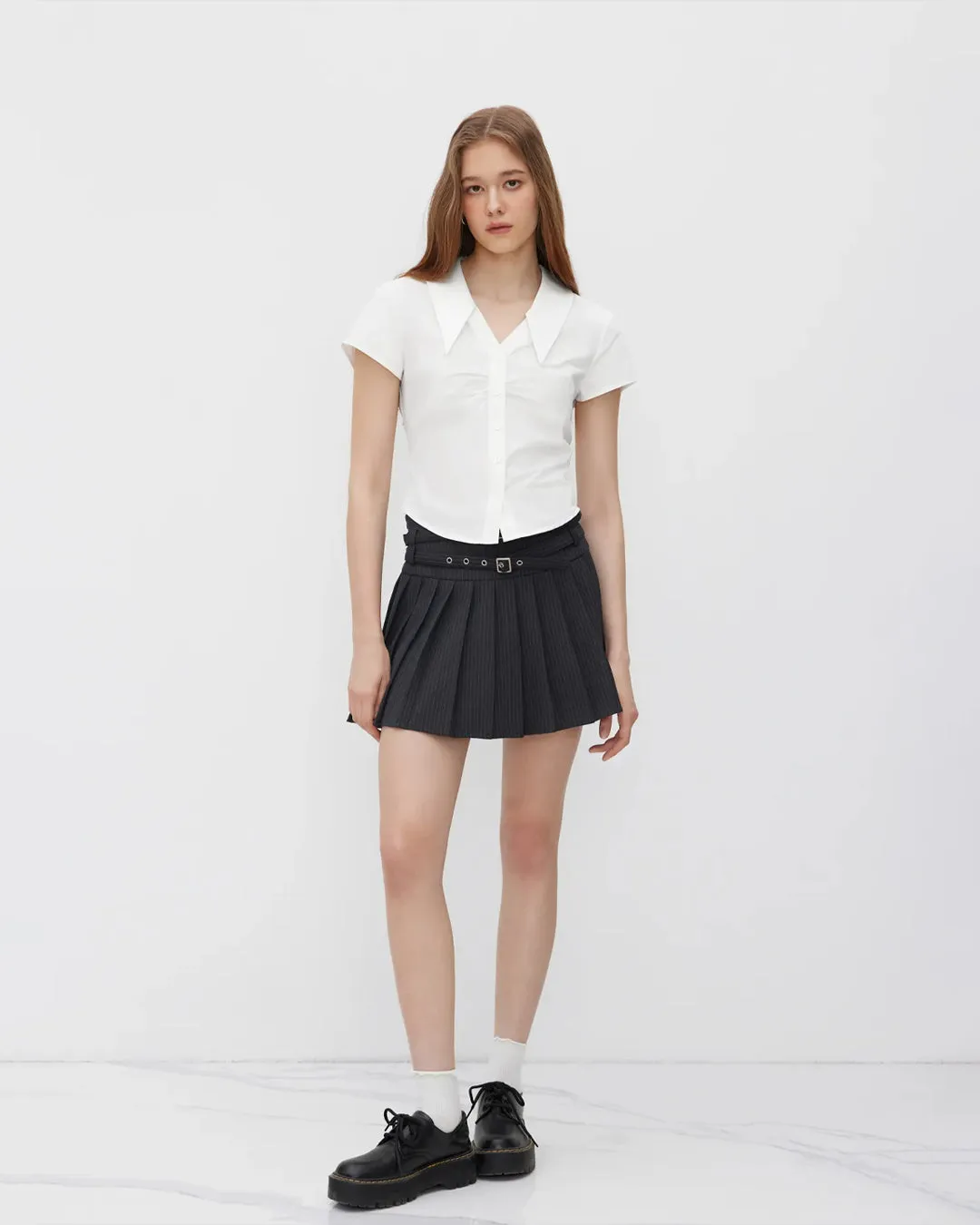 White Collared Fitted Button-Up Crop Top - Image 4