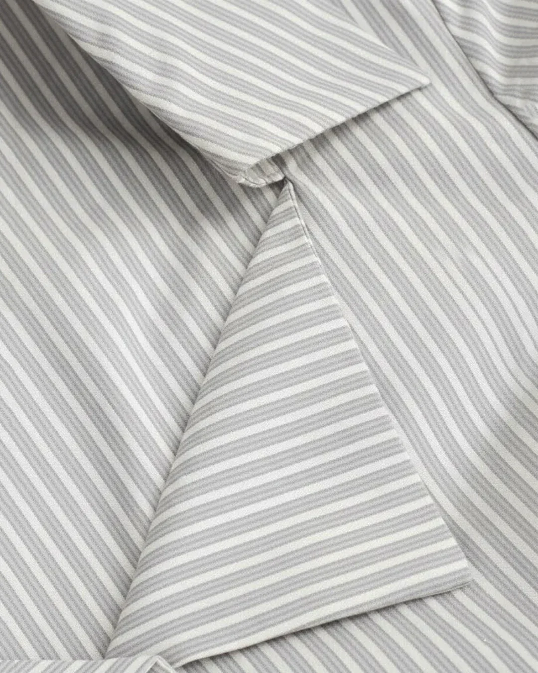 White Stripe Collar Long Sleeve Ruched Asymmetrical Hem Shirt - Image 3