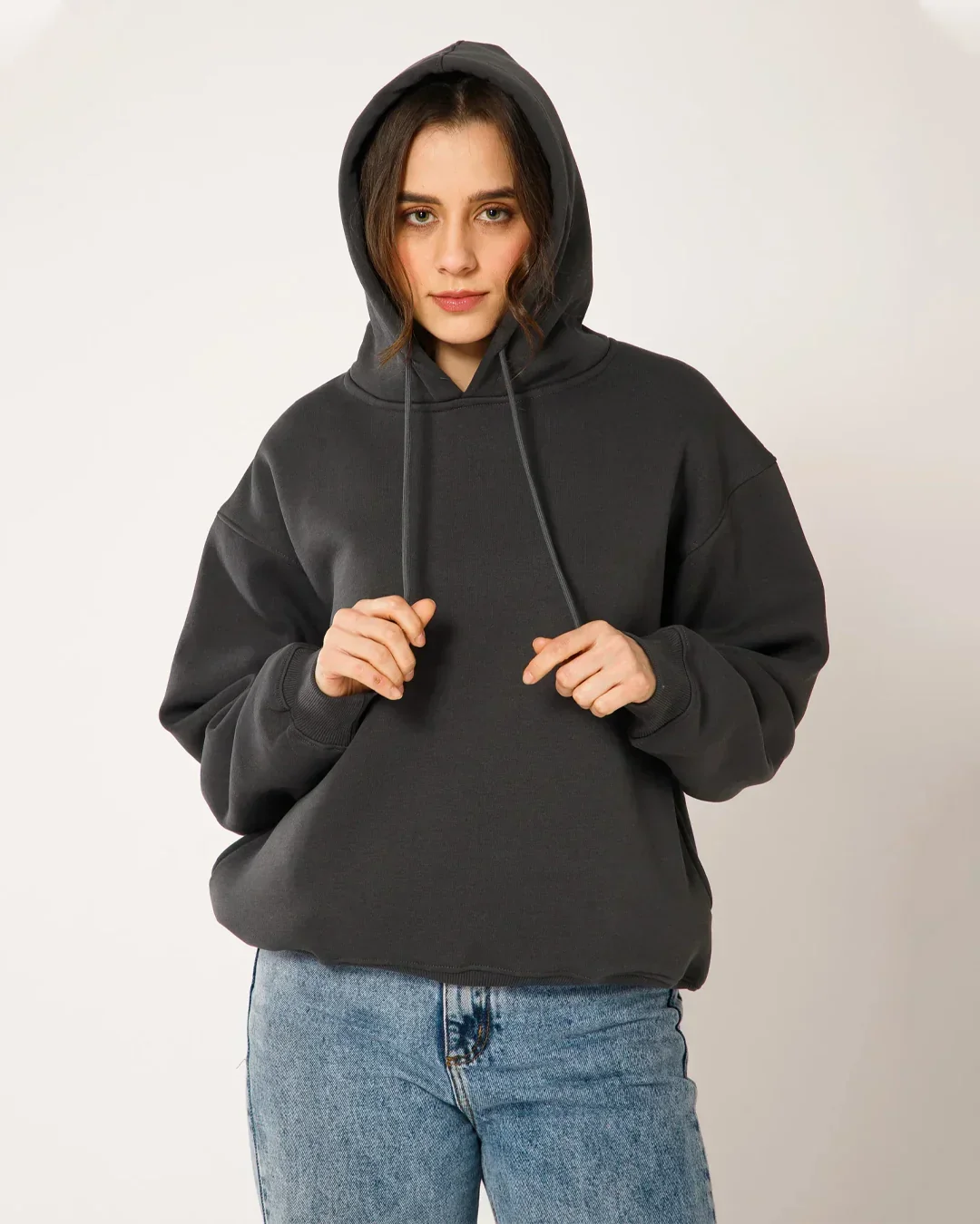 Womens Solid Drawstring Full Sleeve Hoodie in Grey - Image 4